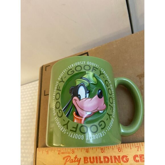 Disney Store Goofy coffee cup mug green 3D 16oz - Picture 1 of 3